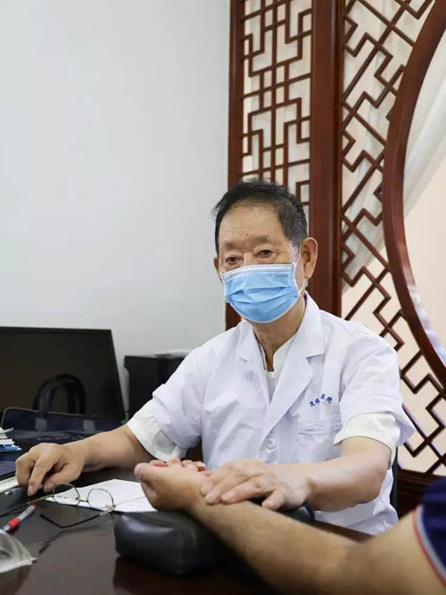 21点五龙游戏网
：坚守医者初心，弘扬中医国粹