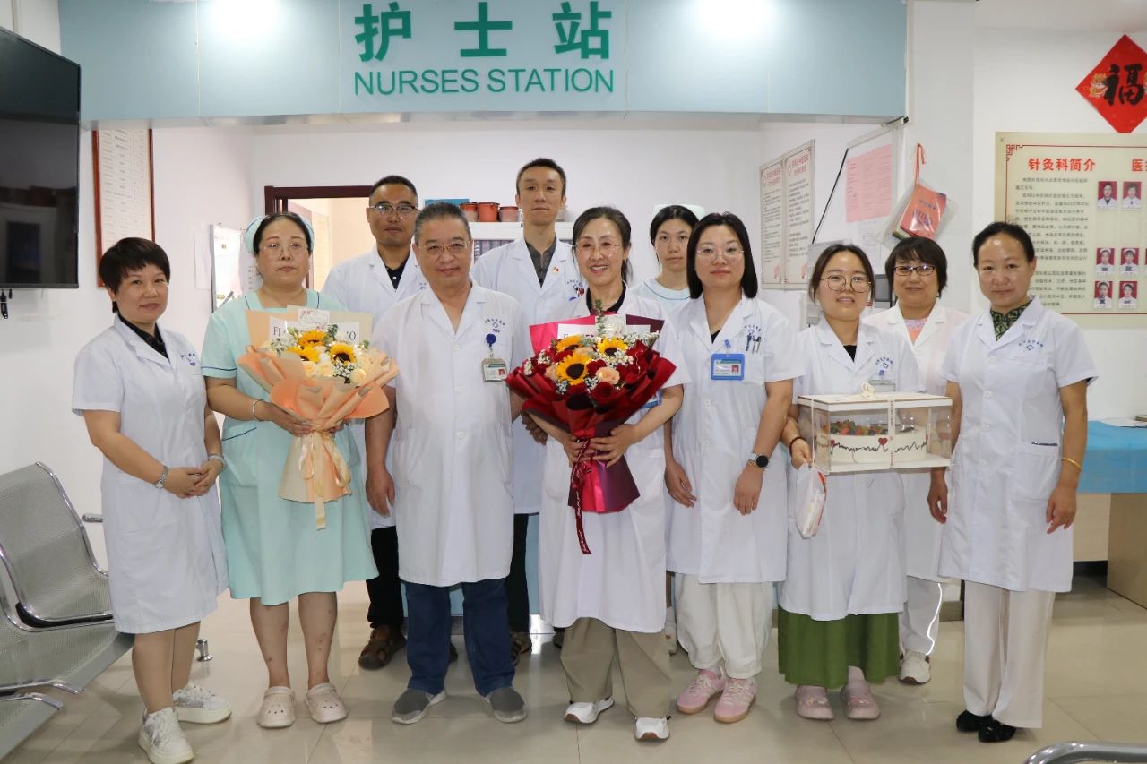 21点五龙游戏网
开展医师节慰问活动