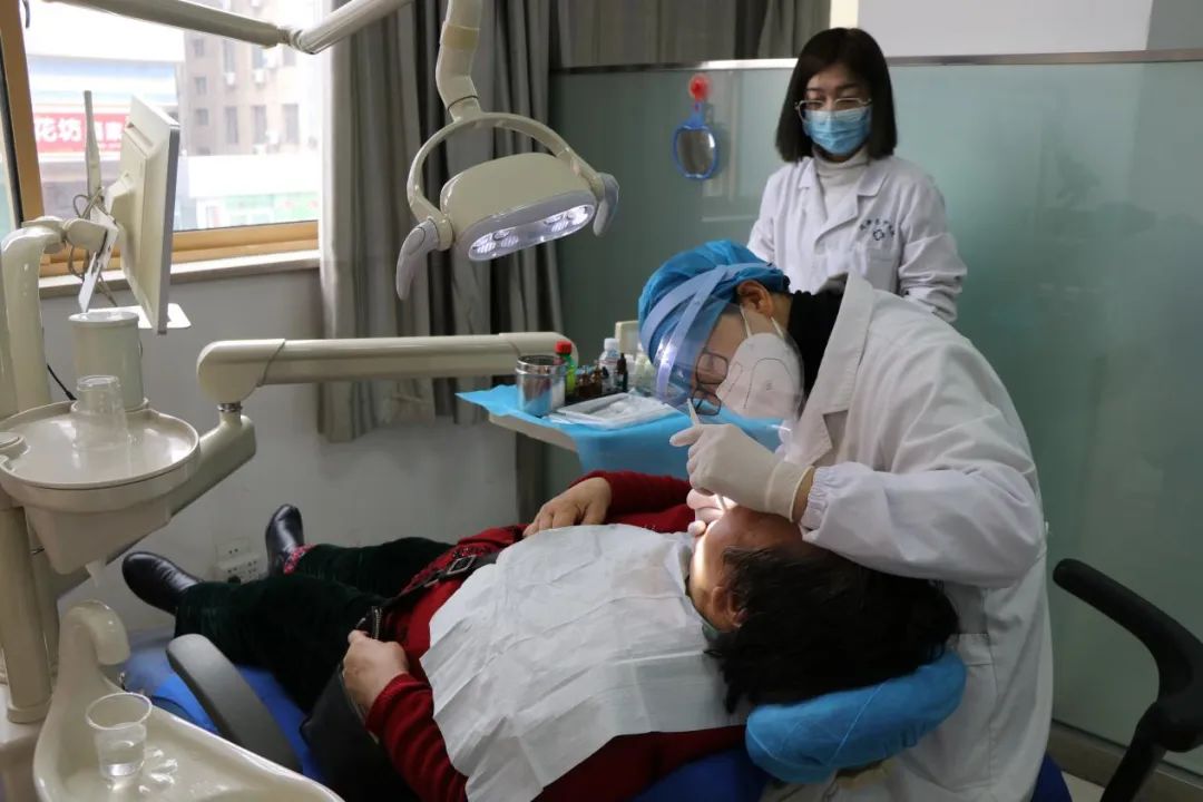21点五龙游戏网
口腔科